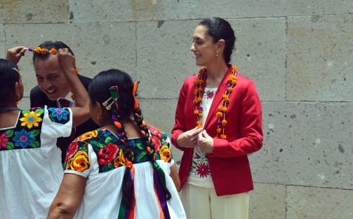 El gobernador Cuitláhuac García Jiménez, acompañado por la jefa de gobierno, Claudia Sheinbaum, visitaron hoy domingo el Museo de Antropología de esta ciudad.  