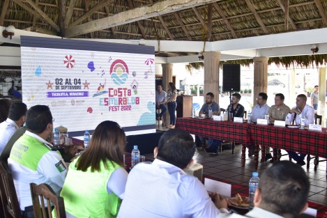 El titular de la Secretaría de Turismo y Cultura (SECTUR), Iván Martínez Olvera, participó en la primera junta operativa con hoteleros, Protección Civil, Fuerzas Armadas, Guardia Nacional, Secretaría de Seguridad Pública, Fiscalía General del Estado, Centro Estatal de Control, Comando, Comunicaciones y Cómputo, Tránsito y Vialidad, así como la Secretaría de Salud, de cara al Costa Esmeralda Fest 2022, a realizarse del 2 al 4 de septiembre próximos.  