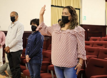 En Sesión Extraordinaria de Cabildo celebrada este martes, los integrantes del Cabildo avalaron el nombramiento y toma de protesta de Ana Iris Ruiz Gómez como nueva directora general de la Comisión Municipal de Agua Potable y Saneamiento (CMAS), en sustitución de Alejandro Maupomé Riaño. 