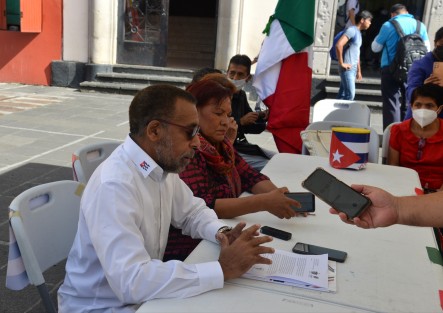 Pedro Domínguez Rodríguez, presidente de la Asociación de Cubanos Residentes en Xalapa, explicó quese busca recolectar medicamentos, vitaminas, algodón, agua esterilizada, guantes quirúrgicos, jeringas y otros artículos. 