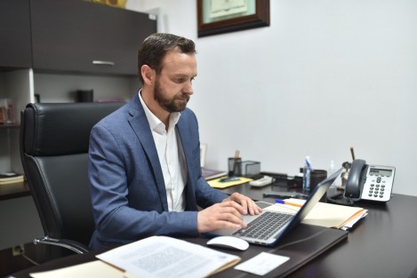 El diputado Paul Martínez Marie presentó ante la Diputación Permanente un Anteproyecto de Punto de Acuerdo a fin de que esta Soberanía emita un exhorto a los 212 municipios de Veracruz a realizar acciones para prevenir la deforestación de los bosques y las selvas del estado, a favor de la conservación, restauración y mejora del medio ambiente y en el cuidado y control de la contaminación del agua.