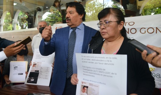 La Federación de Licenciados en Derecho en Veracruz y familiares del abogado Ernesto Cipriano, que desapareció el 4 de agosto en la Capital, urgieron a las autoridades intensificar su búsqueda.