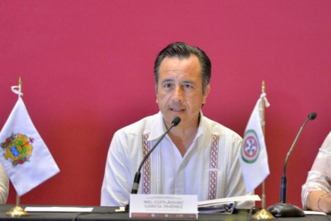 El gobernador Cuitláhuac García Jiménez destacó la relevancia de mantener la coordinación de estados y Federación en materia de seguridad pública y penitenciaria, al reiterar el respaldo a la iniciativa de que Guardia Nacional se integre a la Secretaría de la Defensa Nacional (SEDENA) propuesta por el presidente Andrés Manuel López Obrador.