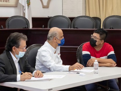 Como parte de las políticas de cercanía con la ciudadanía, el presidente municipal Ricardo Ahued Bardahuil encabezó una jornada de audiencias ciudadanas, ejercicio a través del cual se busca atender a las personas y conformar los planes de obra para el próximo año.