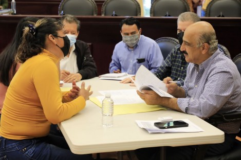 Para conocer los avances de obras y otras solicitudes ciudadanas, el presidente municipal Ricardo Ahued Bardahuil encabezó una reunión con habitantes de las colonias El Moral, Trancas, Vasconcelos y Xalapa 2000, entre otras.

