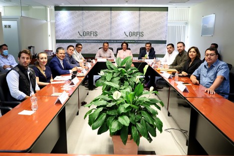 La Comisión Permanente de Vigilancia de la LXVI Legislatura celebró una reunión de trabajo con la auditora general del Órgano de Fiscalización Superior del estado (Orfis), Delia González Cobos, donde analizaron la labor conjunta que realizan a fin de mejorar las tareas de fiscalización y revisión de la correcta aplicación de los recursos públicos.