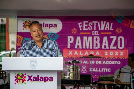  El Festival del Pambazo 2022 es un evento que posiciona a Xalapa en el nivel nacional, contribuye a la reactivación de emprendedores de la región capital y la identidad del municipio,  afirmó el regidor Diego David Florescano Pérez durante la inauguración del festival que se desarrollará en la plaza de Xallitic hasta el 28 de agosto.