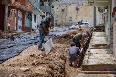 De acuerdo con el funcionario, el principal factor para planear la construcción de infraestructura, es que la ciudadanía desempeñe su papel social y se organice en patronatos de obra y comités de contraloría social, con el fin de solicitar acciones y mostrar a la autoridad cuáles son las principales necesidades de la población. 