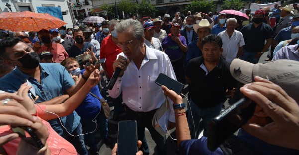 Por unos momentos los inconformes bloquearon la circulación  en la calle Enríquez, para luego retirarse. Durante su conferencia de prensa, el Gobernador Cuitláhuac García, dijo que desde hace dos años hay diálogo con CONAGUA.