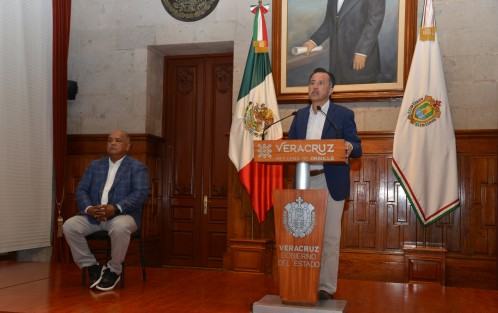El mandatario veracruzano explicó que en el caso de la SEDEMA, que se ubica en la calle Francisco I. Madero en la Capital veracruzana, se trasladará a un inmueble del IPE, que contará con estacionamiento propio.