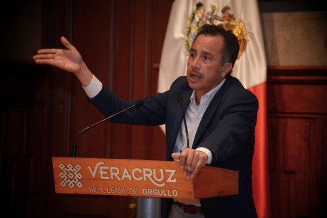Respecto a los policías de Camerino Z. Mendoza detenidos por lo que puede considerarse como secuestro, dijo que no se permitirá que su actuar manche al resto de la corporación.