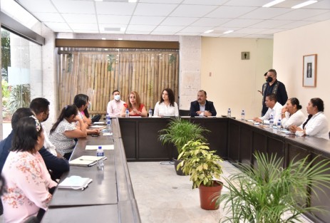Las diputadas Itzel Yescas y Citlali Medellín y el legislador Juan Enrique Santos atienden a autoridades de los municipios de Astacinga, Tlaquilpa, Tatahuicapan y Mecayapan. 
