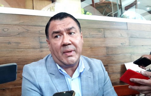  El diputado local, Othón Hernández Candanedo, amenazó con recurrir  a los tribunales si es expulsado del Grupo Legislativo del Partido Acción Nacional (PAN) en el Congreso del Estado, donde ya nadie lo toma en cuenta. Dijo que como militante tiene derechos adquiridos.  