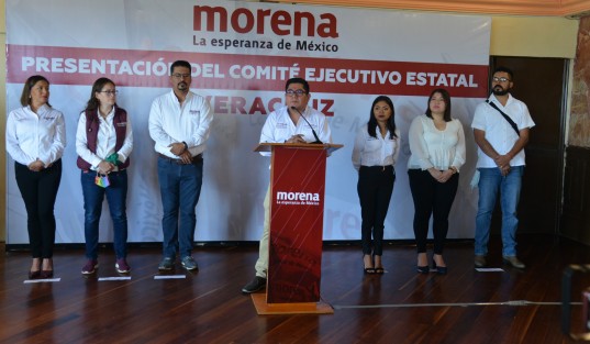 Esta mañana se llevó a cabo una conferencia de prensa en la ciudad de Xalapa, donde los miembros del nuevo Comité Ejecutivo Estatal de Morena, encabezados por el presidente, Esteban Ramírez Zepeta, fueron presentados oficialmente ante los medios de comunicación.
