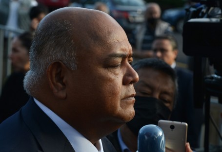 En entrevista, el Secretario de Gobierno, Eric Cisneros dijo que el priísta Renato Alarcón,está detrás de la movilización de habitantes de Emiliano Zapata, por lo que incluso presentarán denuncias penales contra las personas que tomaron la carretera Xalapa-Veracruz, este pasado miércoles.
