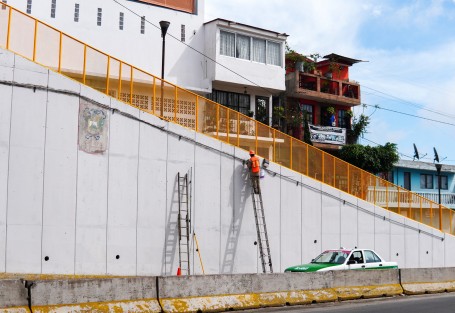 Personal del Ayuntamiento realizó obras de pintura sobre el Puente Pípila, con la finalidad de mejorar la imagen urbana en la ciudad.
