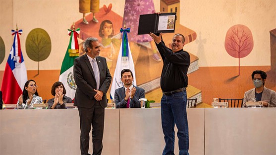 Autoridades de la Universidad Veracruzana (UV) e invitados especiales inauguraron la 27ª edición de la Feria Internacional del Libro Universitario (FILU) este viernes 2 de septiembre, con la entrega del Premio Latinoamericano de Primera Novela 