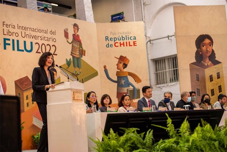 En su intervención para dar la bienvenida, Judith Guadalupe Páez Paniagua, coordinadora general de la FILU 2022, habló de la enorme ilusión con que prepararon esta fiesta de la palabra, el pensamiento, el arte y la cultura, cuyo cimiento es el deseo de volver a casa, en referencia a la vocación comunitaria, el encuentro con lo que nos conforma como personas inteligentes, sensibles y ávidas de libros.