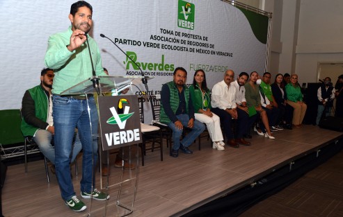 El regidor Daniel Fernández Carrión rindió protesta como Presidente de la Asociación de Regidores del PVEM en el Estado. Asistieron Javier Herrera Borunda, el alcalde Ricardo Ahued, la dirigente estatal Eleaney Sesma, diputados locales y federales así como alcaldes en el estado del partido verde. (Fotos:RIGOBERTO SUÁREZ)
