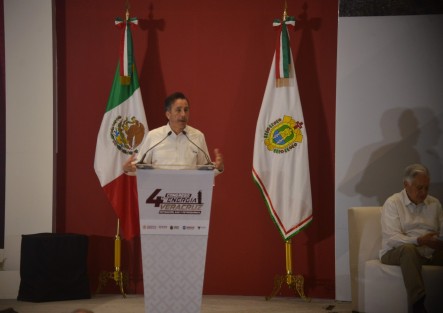  Veracruz alberga proyectos importantes del Gobierno federal en materia energética y se convierte en punto de encuentro para debatir el futuro de este sector, indicó el gobernador Cuitláhuac García Jiménez, en la inauguración del Cuarto Congreso de Energía Veracruz: Refinación, Gas y Petroquímica.