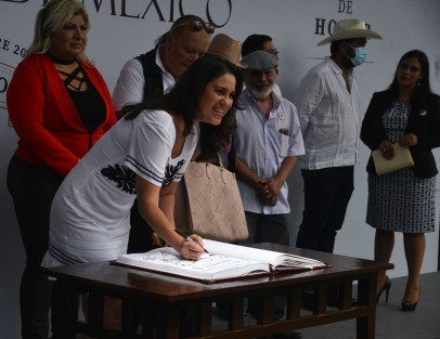 Al preguntarle que si ya era parte de la CNC Dalia Pérez dijo que no, que sólo la habían invitado. 