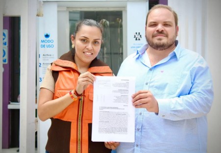 La diputada de Movimiento Ciudadano, Ruth Callejas Roldán, presentó ante el Tribunal Electoral de Veracruz un Juicio Electoral en contra del Acuerdo de la Junta de Coordinación, ya que afirma que en la conformación de la Comisión Permanente de Vigilancia se atenta en contra de los principios democráticos de las fuerzas minoritarias al limitar su composición a Grupos Legislativos.

