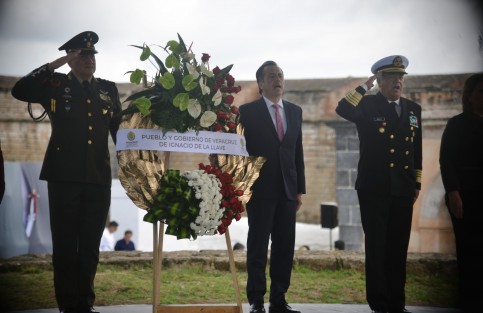 Desde la Fortaleza de San Carlos, acompañado por la presidenta del Poder Judicial, Inés Romero, y del Legislativo, Cecilia Guevara, el gobernador Cuitláhuac García conmemoró el 175 Aniversario de la Gesta Heroica de los Niños Héroes de Chapultepec.