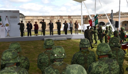 El gobernador Cuitláhuac García Jiménez encabezó el acto solemne para recordar la Gesta de los Niños Héroes de Chapultepec en su 175 aniversario, enmarcando así el inicio de las Fiestas Patrias desde la Fortaleza de San Carlos, cuna del Heroico Colegio Militar.

