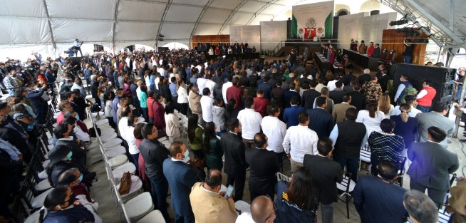 En sesión solemne de la LXVI Legislatura del Congreso del Estado, el gobernador Cuitláhuac García Jiménez entregó la Medalla Heberto Castillo Martínez 2022 al doctor Héctor Vázquez Leal, reconocido por sus méritos en el ámbito de la Robótica y las Matemáticas aplicadas a la Ingeniería y las Ciencias Biológicas y de la Salud.