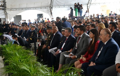 En sesión solemne de la LXVI Legislatura del Congreso del Estado, el gobernador Cuitláhuac García Jiménez entregó la Medalla Heberto Castillo Martínez 2022 al doctor Héctor Vázquez Leal, reconocido por sus méritos en el ámbito de la Robótica y las Matemáticas aplicadas a la Ingeniería y las Ciencias Biológicas y de la Salud.