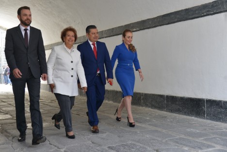 En sesión solemne de la LXVI Legislatura del Congreso del Estado, el gobernador Cuitláhuac García Jiménez entregó la Medalla Heberto Castillo Martínez 2022 al doctor Héctor Vázquez Leal, reconocido por sus méritos en el ámbito de la Robótica y las Matemáticas aplicadas a la Ingeniería y las Ciencias Biológicas y de la Salud.