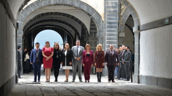 En sesión solemne de la LXVI Legislatura del Congreso del Estado, el gobernador Cuitláhuac García Jiménez entregó la Medalla Heberto Castillo Martínez 2022 al doctor Héctor Vázquez Leal, reconocido por sus méritos en el ámbito de la Robótica y las Matemáticas aplicadas a la Ingeniería y las Ciencias Biológicas y de la Salud.