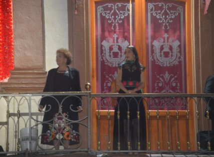 Desde los balcones de Palacio de Gobierno, funcionarios estatales también festejaron la Independencia.