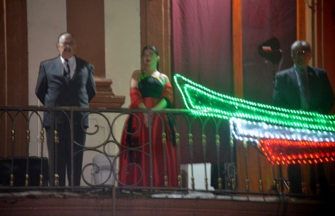 Desde los balcones de Palacio de Gobierno, funcionarios estatales también festejaron la Independencia.