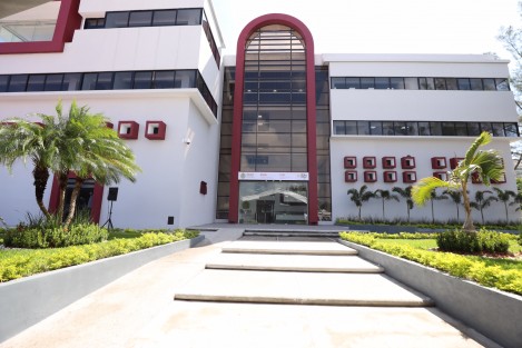 Al inaugurar las nuevas oficinas de la Procuraduría Estatal de Protección al Medio Ambiente (PMA) y el Instituto Veracruzano del Deporte (IVD), el gobernador Cuitláhuac García Jiménez expresó que esta obra es muestra del buen uso de los recursos y una de las acciones más representativas de su Gobierno, al permitir un ahorro mensual de 170 mil pesos en rentas. 