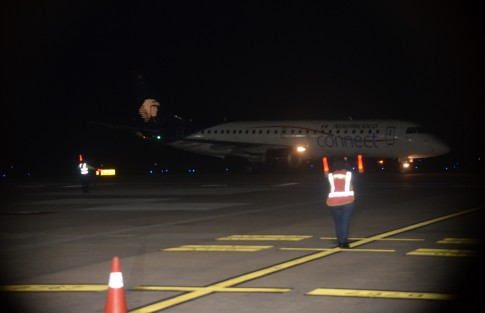  La coordinación del Gobierno del Estado con el sector privado hizo posible que este martes se inaugurara la primera ruta entre el Aeropuerto Internacional General Heriberto Jara Corona de Veracruz y el Aeropuerto Internacional Felipe Ángeles (AIFA), mediante la compañía Aeroméxico. 