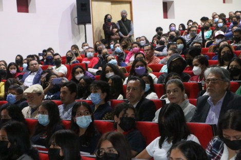 Como parte del Festival de la Lectura, Paco Ignacio Taibo II y Fritz Glockner ofrecieron charla magistral;  resaltaron la labor del FCE para promover la lectura. Entre el público estuvo el gobernador Cuitláhuac García, quien aseguró que se impulsarán clubs de lectura en el Gabinete.