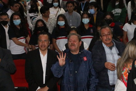 Como parte del Festival de la Lectura, Paco Ignacio Taibo II y Fritz Glockner ofrecieron charla magistral;  resaltaron la labor del FCE para promover la lectura. Entre el público estuvo el gobernador Cuitláhuac García, quien aseguró que se impulsarán clubs de lectura en el Gabinete.
