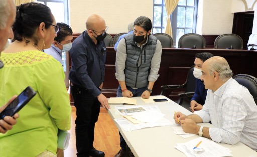 En una jornada de Audiencias Ciudadanas, funcionariado encabezado por el presidente municipal Ricardo Ahued Bardahuil atendió distintas solicitudes de obra pública relacionadas con el desarrollo de infraestructura hidráulica y temas de protección civil. 

