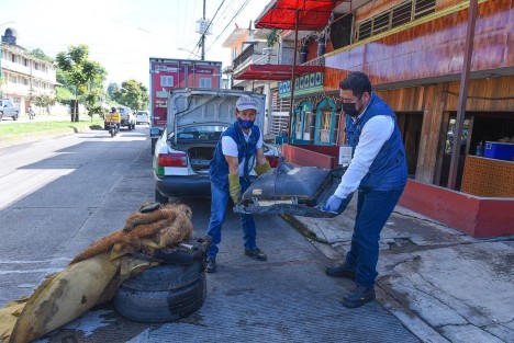 Durante la jornada realizada este sábado en la colonia Revolución, la directora de Salud, Olga Alarcón Ricárdez, destacó que esta estrategia de prevención desarrollada por instrucciones del presidente municipal Ricardo Ahued Bardahuil ha dado muy buenos resultados.