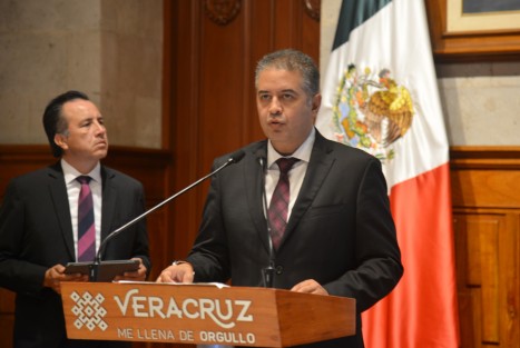 El gobernador Cuitláhuac García Jiménez, acompañado por el titular de la Secretaría de Turismo y Cultura (SECTUR), Iván Francisco Martínez Olvera, dio el informe de la Primera Cumbre Olmeca, evento que reunió a 38 mil 700 visitantes