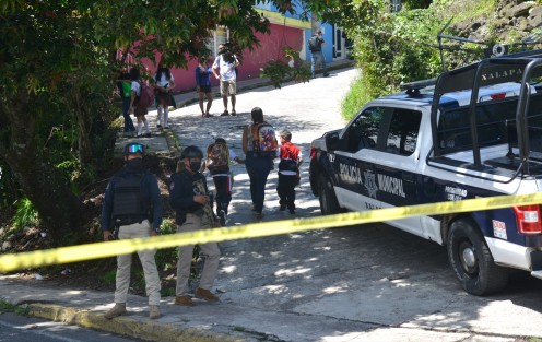 La movilización por calles de la ciudad generó reportes al 911 sobre balazos, por lo que también acudieron al lugar elementos de la SSP. Se espera información precisa de las autoridades. 