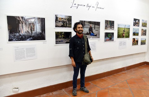 En la galería de la biblioteca Carlos Fuentes de Xalapa, como parte del Festival Internacional de Fotografía  Distancia Focal, el reconocido fotógrafo Héctor Quintanar junto con el artista Alfredo De Estefano, inauguraron las Exposiciones La guerra llegó en invierno¨ y Tormenta de Luz. 