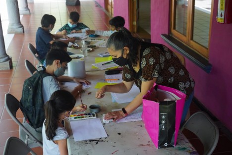 El Instituto Veracruzano de la Cultura, a través del Jardín de las Esculturas invita a niñas y niños a participar en el taller gratuito ‘Arte y Creatividad, que se llevará a cabo todos los sábados de octubre a las 11:00 horas.