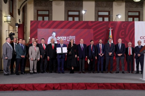 En su conferencia de este lunes, el Presidente Andrés Manuel López Obrador y empresarios, dieron a conocer la firma de un nuevo acuerdo, que busca que 24 productos de la canasta básica tengan una reducción del 8% en sus precios al consumidor. 