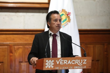 El gobernador Cuitláhuac García emitió un pronunciamiento sobre asuntos cuestionados en varios medios sobre aplicación de la justicia y en materia de seguridad en el estado de Veracruz. 