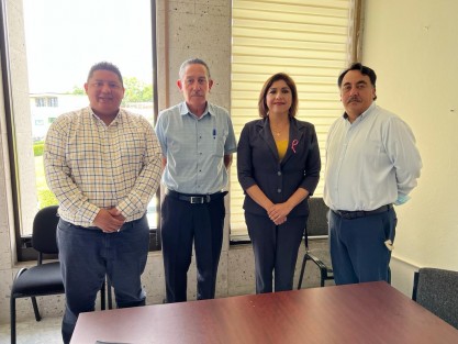 La diputada Lourdes Juárez Lara recibió en el Palacio Legislativo a integrantes del Colegio de Contralores del Estado de Veracruz, con quienes compartió puntos de vista y propuestas para robustecer el trabajo de los contralores internos municipales en cuanto a la evaluación y el control en la labor de los ayuntamientos. 