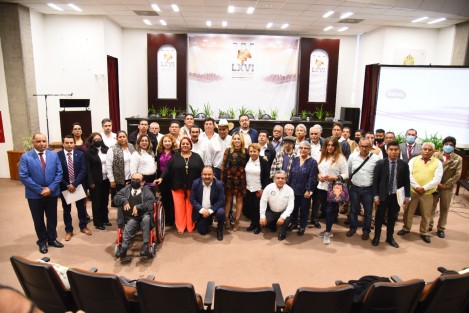 Con asistencia de especialistas y funcionarios, el diputado Juan Enrique Santos Mendoza encabeza encuentro y recepción de aportaciones para actualizar la legislación local.