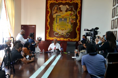El Ayuntamiento no responderá a chantajes políticos ni pleitos partidistas, por lo que la obra proyectada para la colonia Insurgentes se cancelaría y su recurso se reasignaría a otras acciones de infraestructura que solicita la población en diversas zonas de la ciudad, informó el presidente municipal Ricardo Ahued Bardahuil.