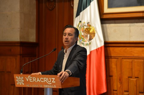  En La independencia y soberanía energética, Veracruz contribuye de manera sustancial a través de la Refinería Lázaro Cárdenas que alcanzó récord de producción de 170 mil barriles diarios, esto no sucedía desde hace más de una década, celebró el gobernador Cuitláhuac García Jiménez.